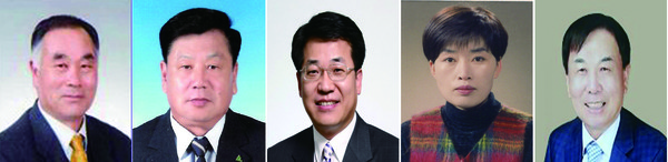 사진 왼쪽부터 정원실 창평농협조합장(산업경제), 여운복 장애인협회회장(사회복지), 김병완 광주대 교수(특별상), 임금순 봉산초 교장(특별상), 고삼상 양우건설(주) 대표(명예군민증)