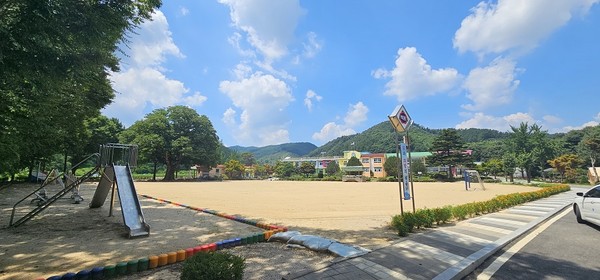  백봉 초등학교(충북 괴산군 청안면)