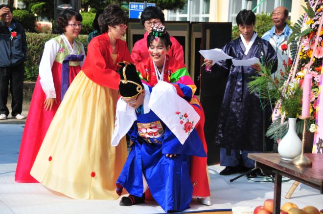 “금성면민들의 축하 받아 너무 기뻐요”